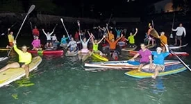 Remada da Lua Cheia leva associados do Yacht ao mar