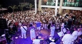 Tudo azul e branco no início de ano do Yacht