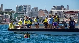 Escola de Vela realiza aulas com pais e alunos