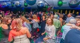 Glamour, charme e animação na Regine’s Yacht