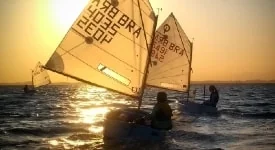 Optimist fecha série de regatas-treino