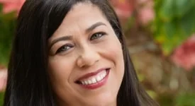 Por Trás do Crachá: Sheila Mata